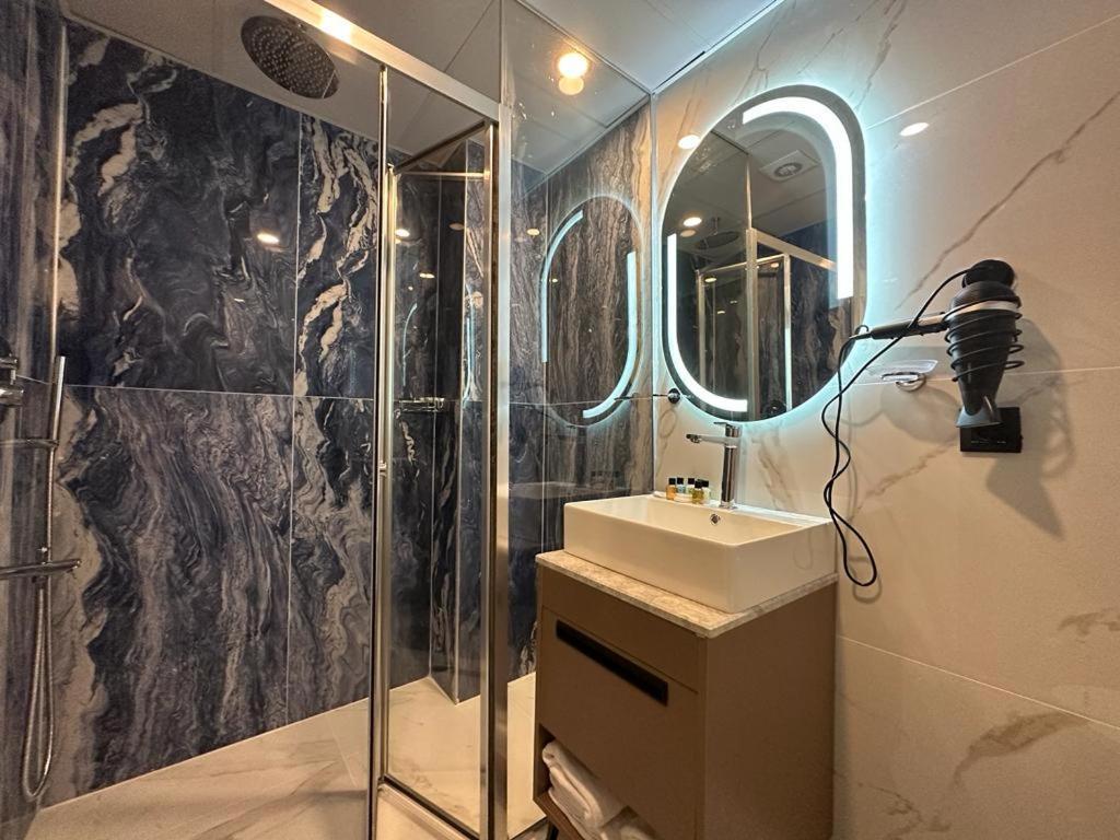 Istanblu Hotel Atasehir Isztambul Kültér fotó