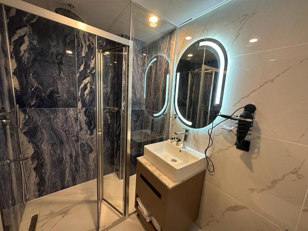Istanblu Hotel Atasehir Isztambul Kültér fotó